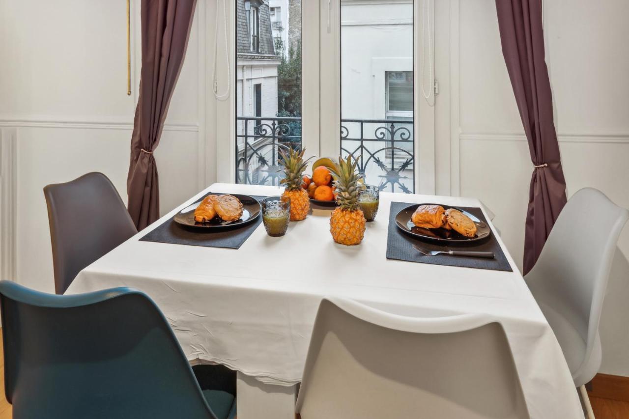Superbe 2 Pieces Au Coeur Du Xvieme Bed and Breakfast Parijs Buitenkant foto