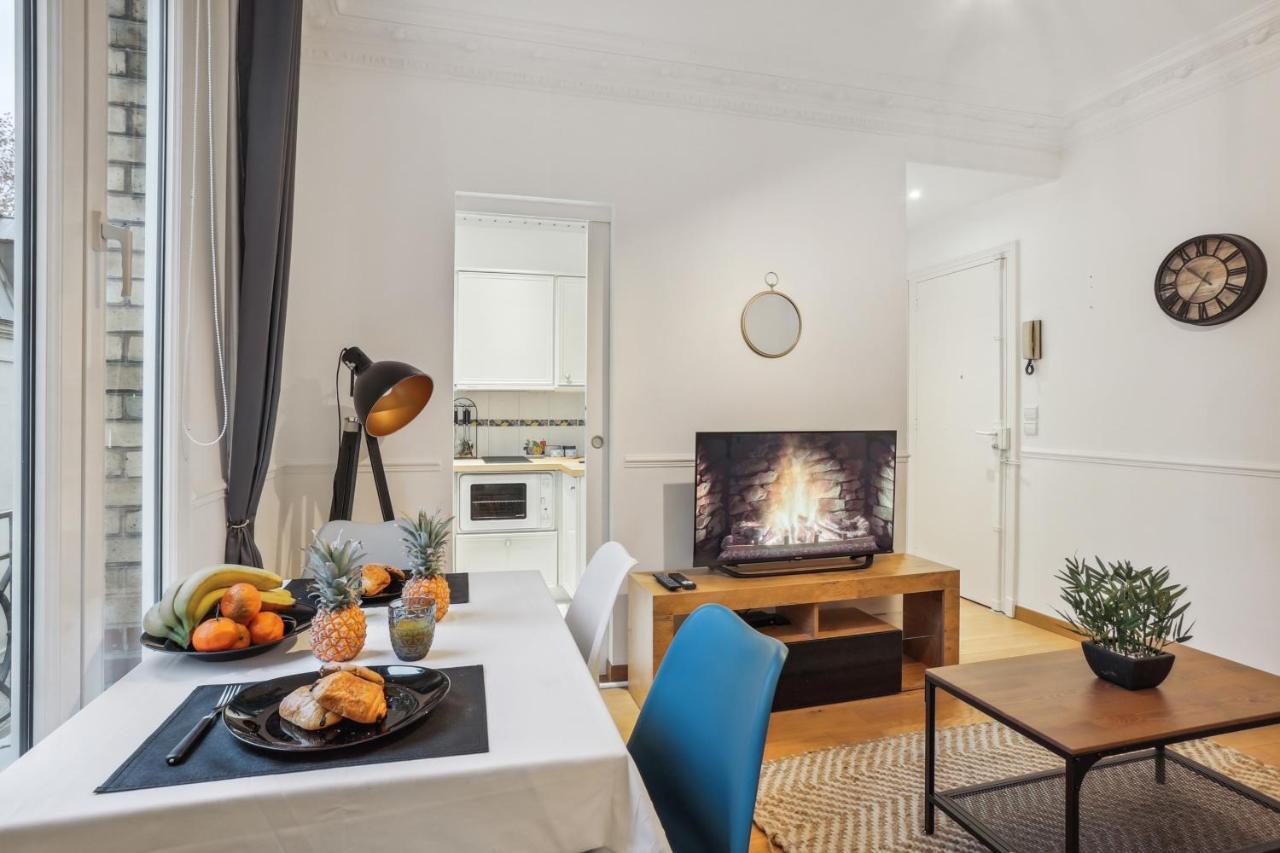 Superbe 2 Pieces Au Coeur Du Xvieme Bed and Breakfast Parijs Buitenkant foto